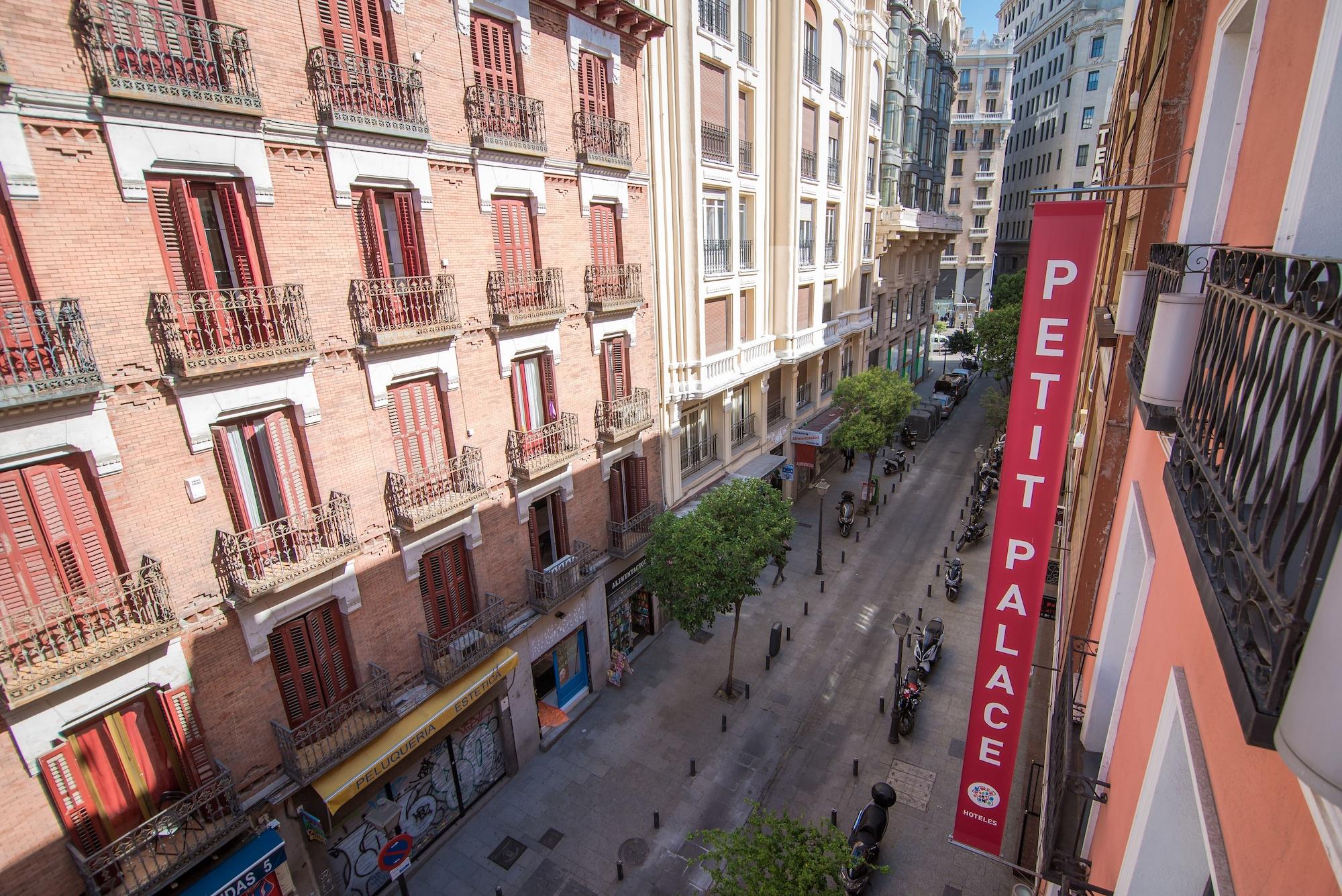 Petit Palace Tres Cruces Madrid Esterno foto