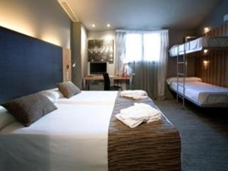 Petit Palace Tres Cruces Madrid Esterno foto